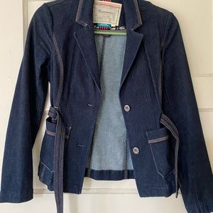 Anthropologie Cartonnier denim blazer with belt. Size 0